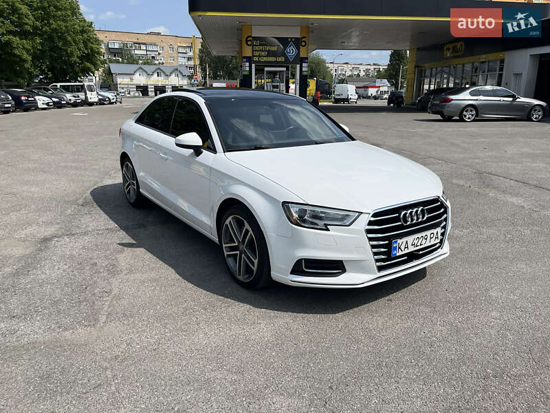 Седан Audi A3 2016 в Киеве