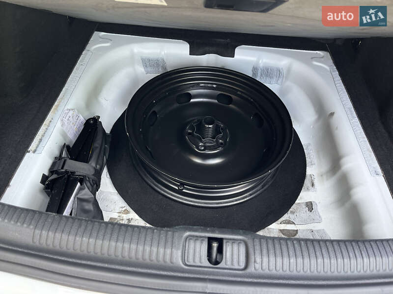 Седан Audi A3 2016 в Киеве