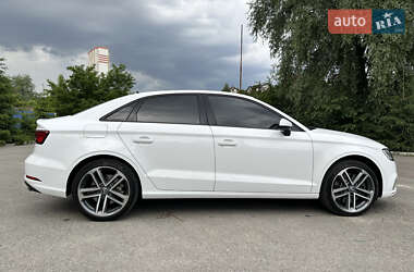 Седан Audi A3 2018 в 