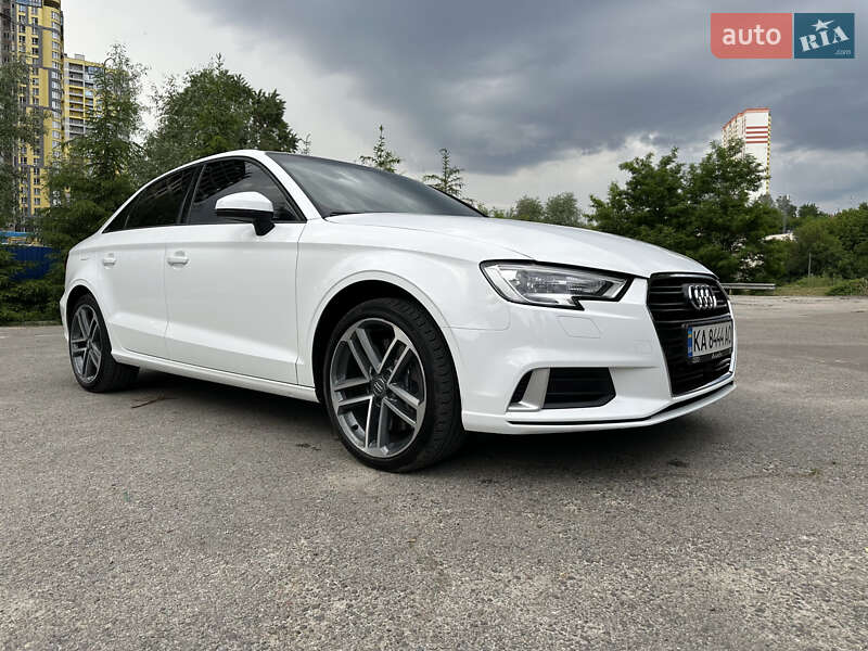 Седан Audi A3 2018 в 