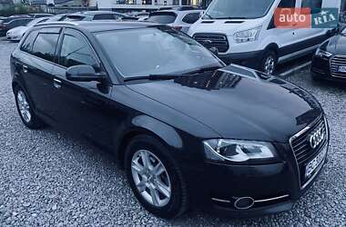 Хэтчбек Audi A3 2010 в 