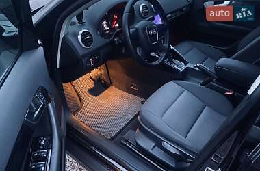 Хэтчбек Audi A3 2010 в 