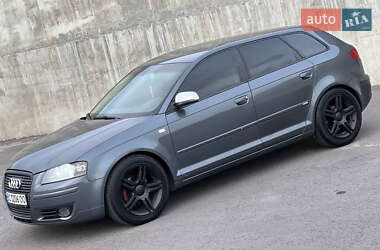 Хэтчбек Audi A3 2005 в 