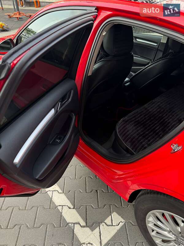 Седан Audi A3 2016 в Киеве