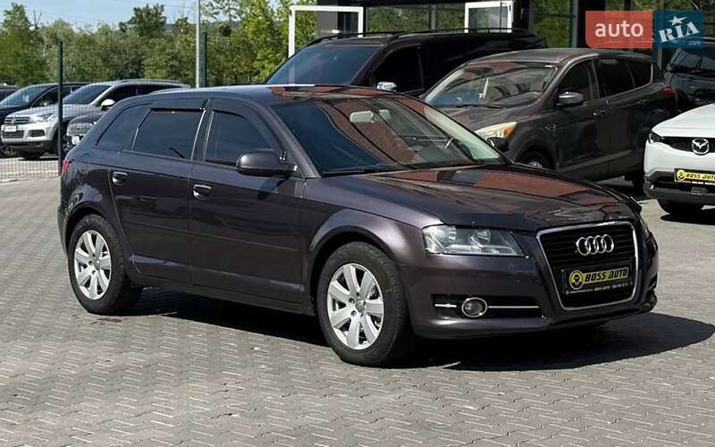 Хэтчбек Audi A3 2011 в 