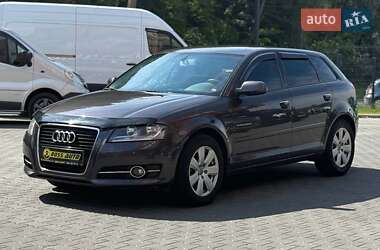 Хэтчбек Audi A3 2011 в 