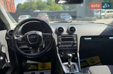 Хэтчбек Audi A3 2011 в 