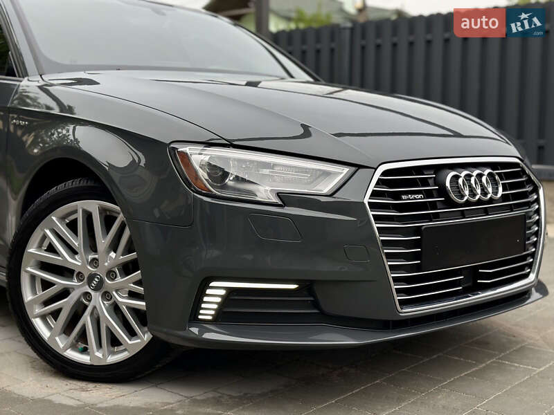 Хэтчбек Audi A3 2017 в Львове