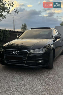 Хэтчбек Audi A3 2016 в Киеве