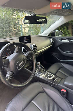 Хэтчбек Audi A3 2016 в 