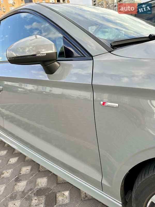 Седан Audi A3 2020 в Киеве