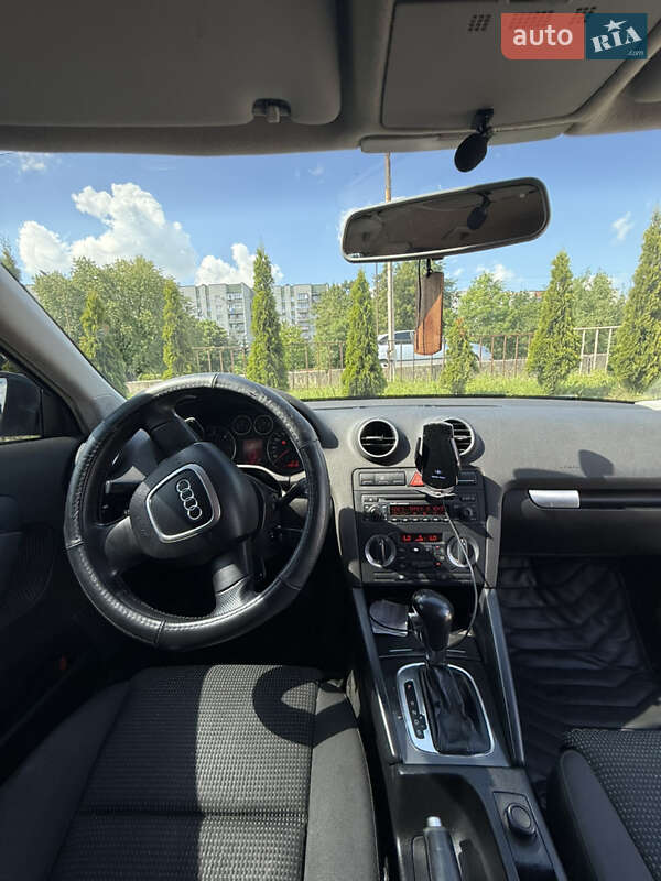 Хэтчбек Audi A3 2004 в Дрогобыче