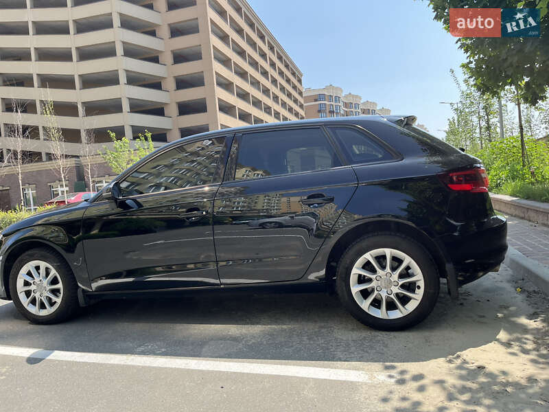 Хэтчбек Audi A3 2014 в Киеве