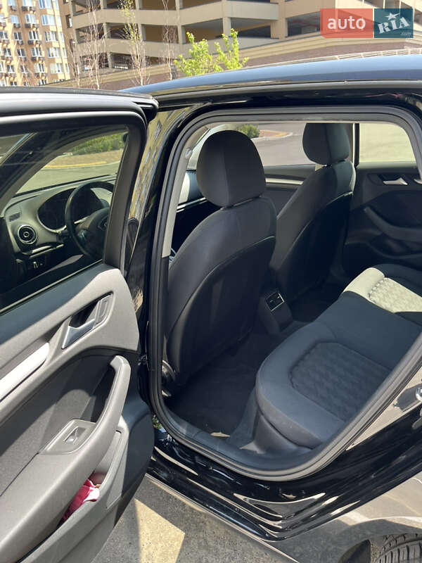 Хэтчбек Audi A3 2014 в Киеве