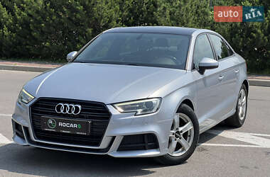 Седан Audi A3 2016 в 