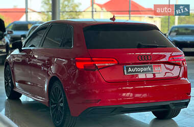 Хэтчбек Audi A3 2017 в 