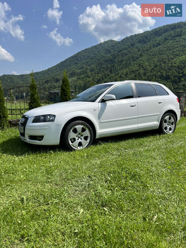 Хэтчбек Audi A3 2008 в 