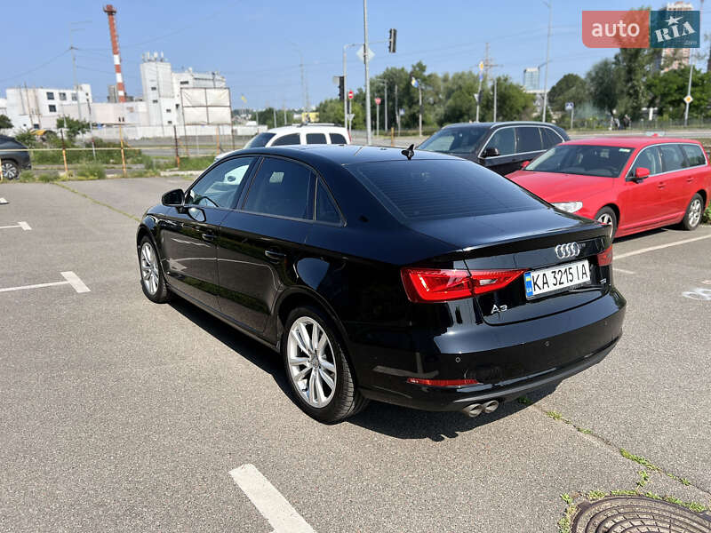 Седан Audi A3 2015 в Киеве