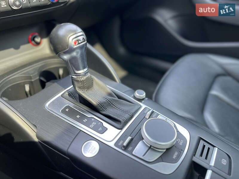 Седан Audi A3 2015 в Киеве