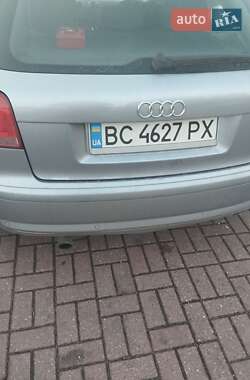 Хэтчбек Audi A3 2004 в 