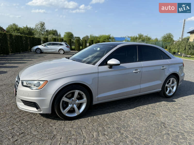 Седан Audi A3 2014 в Жовкве
