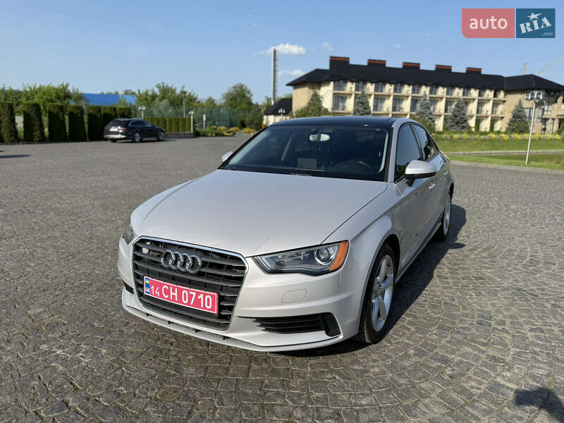 Седан Audi A3 2014 в Жовкве