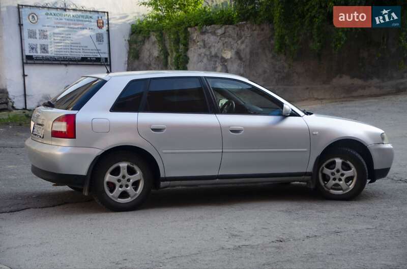 Хэтчбек Audi A3 2000 в Кременце