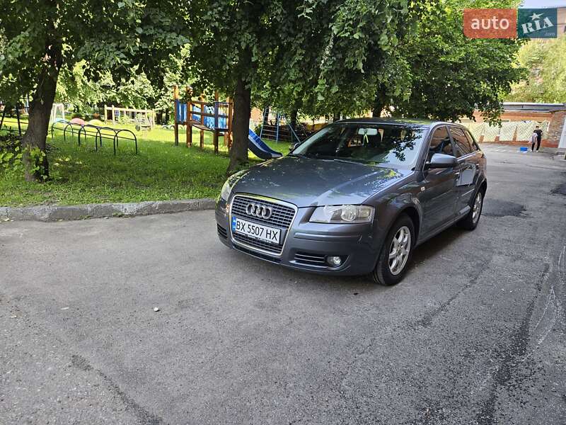 Хэтчбек Audi A3 2005 в 