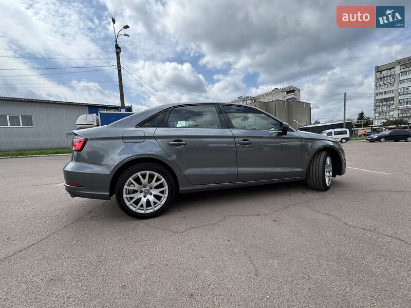 Седан Audi A3 2017 в Житомире