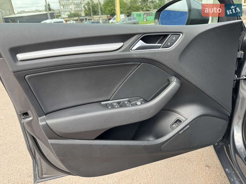 Седан Audi A3 2017 в Житомире