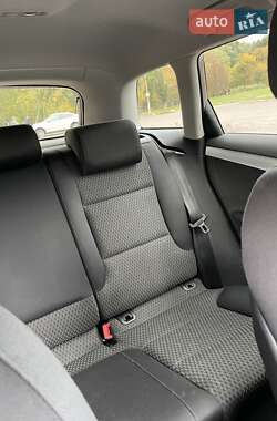 Хэтчбек Audi A3 2011 в 