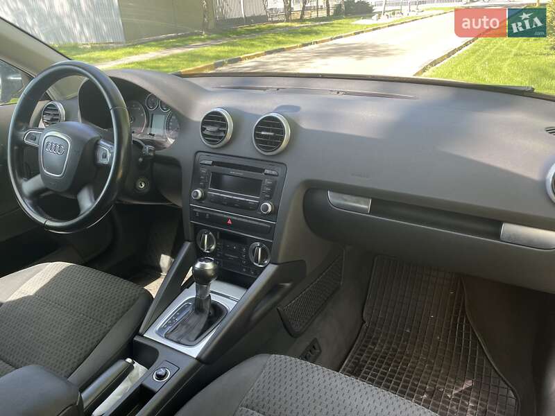 Хэтчбек Audi A3 2011 в Александрие