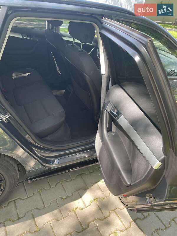 Хэтчбек Audi A3 2011 в Александрие