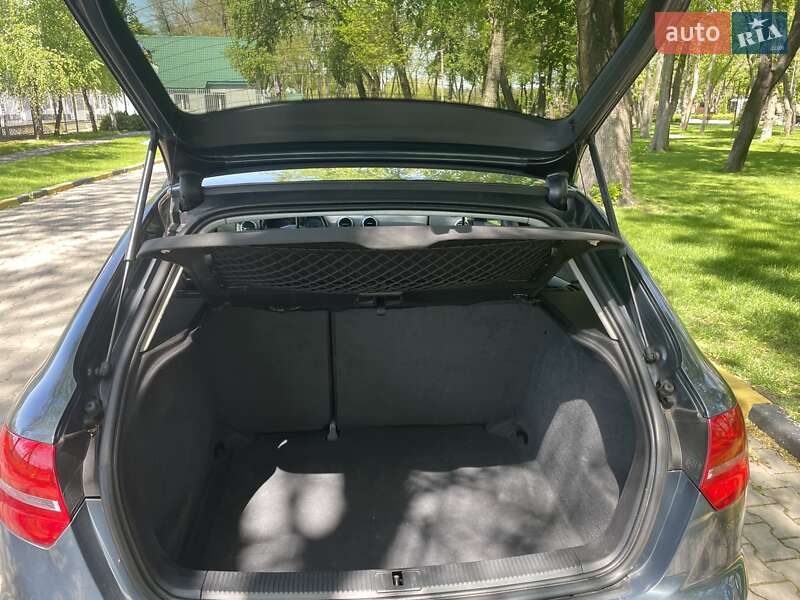 Хэтчбек Audi A3 2011 в Александрие