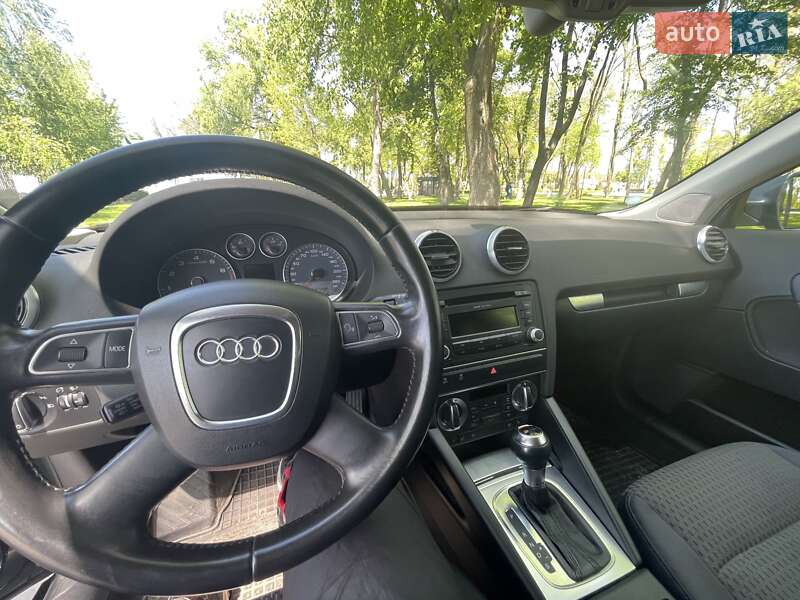 Хэтчбек Audi A3 2011 в Александрие