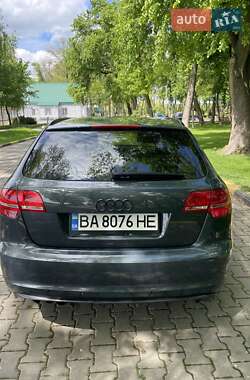 Хэтчбек Audi A3 2011 в 