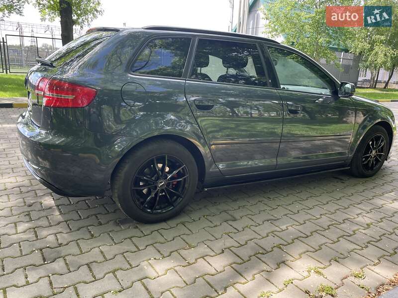 Хэтчбек Audi A3 2011 в Александрие