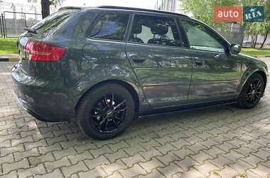Хэтчбек Audi A3 2011 в 