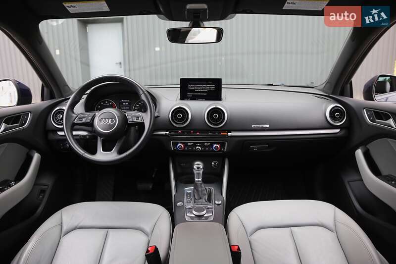 Седан Audi A3 2017 в Киеве
