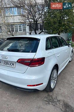 Хэтчбек Audi A3 2015 в 