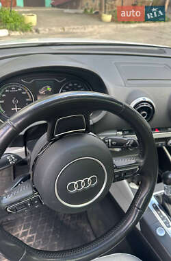 Хэтчбек Audi A3 2015 в 