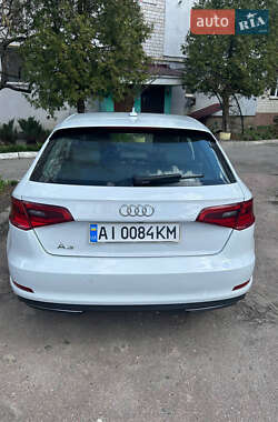 Хэтчбек Audi A3 2015 в 