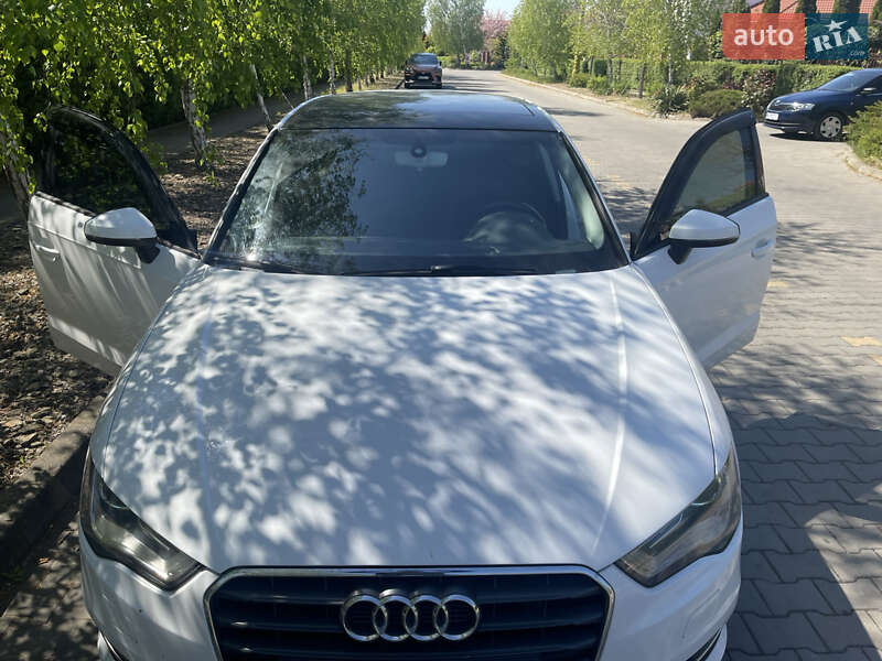 Хэтчбек Audi A3 2015 в Одессе