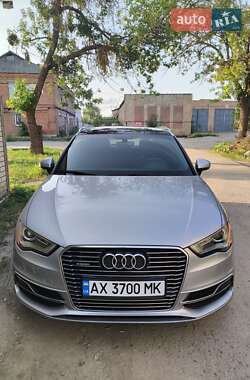 Хэтчбек Audi A3 2015 в 