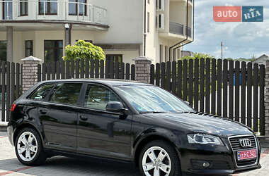 Хэтчбек Audi A3 2009 в 