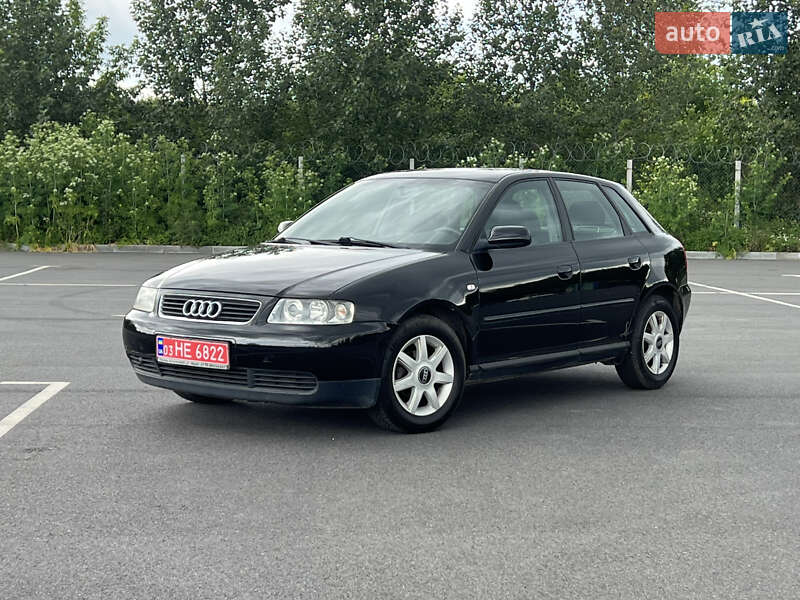 Хэтчбек Audi A3 2003 в 