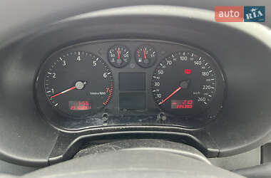Хэтчбек Audi A3 2003 в 