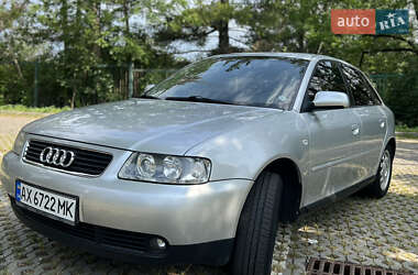 Хэтчбек Audi A3 2000 в 
