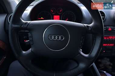 Хэтчбек Audi A3 2004 в 