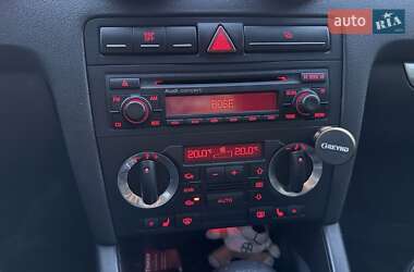Хэтчбек Audi A3 2004 в 